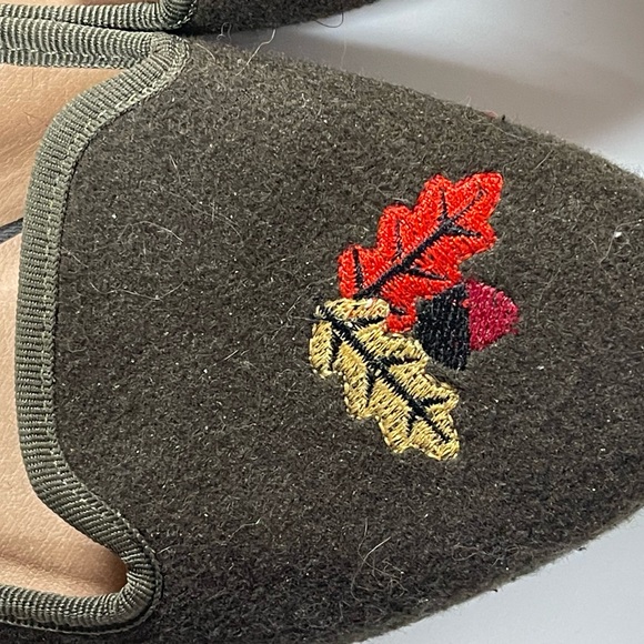 Talbots Women's Olive Green Embroidered Loafers, Size 8 - Picture 3 of 4